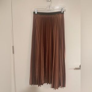 Size small Zara gold midi skirt with black band